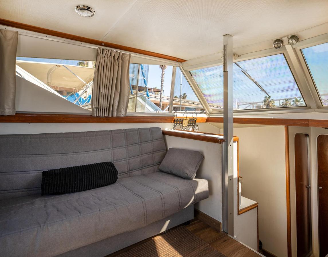 Spacious And Charming Boat In Port Forum Otel Sant Adria de Besos Dış mekan fotoğraf